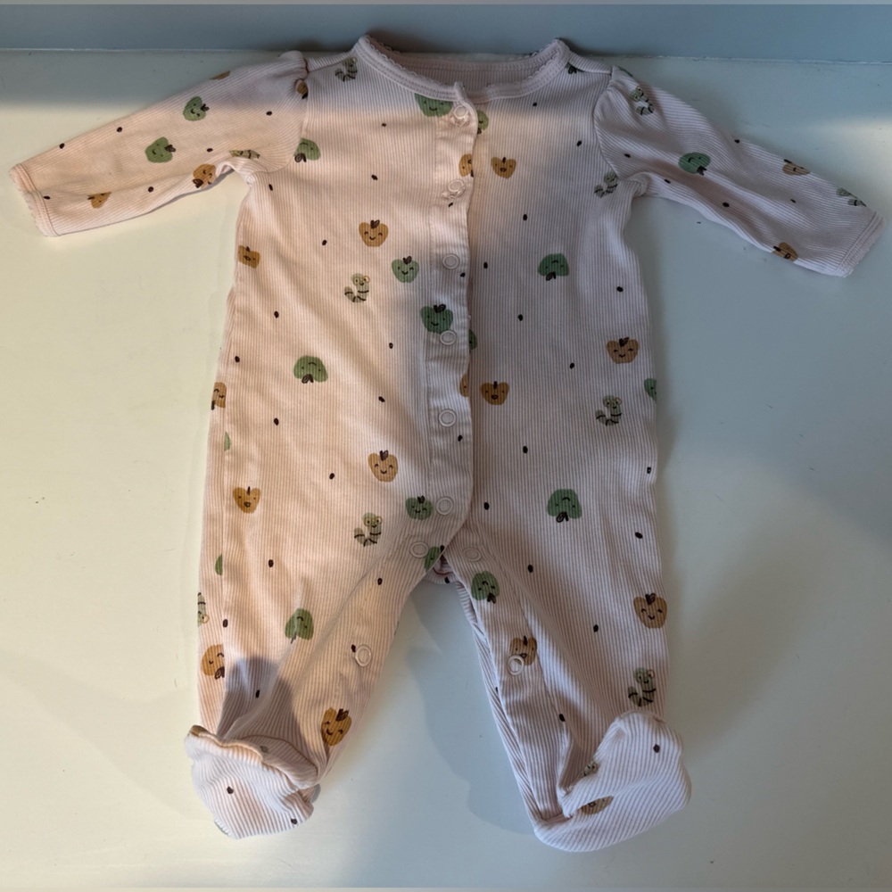 Carter’s Baby Girl 3M Light Pink Ribbed Footie Pajama with Apples and Bookworms